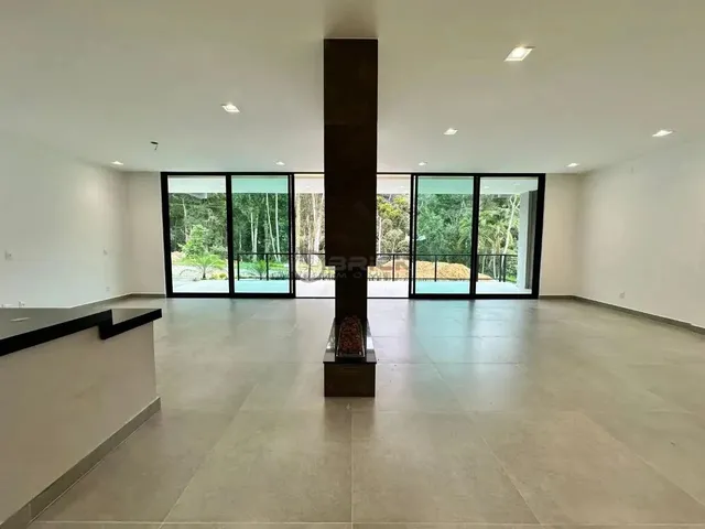 Imagem 10: Casa em Condomínio À Venda com 3 Suítes, 280 M² em Quebra Frascos - Teresópolis/Rj