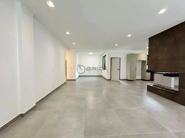 Imagem 3: Casa em Condomínio À Venda com 3 Suítes, 280 M² em Quebra Frascos - Teresópolis/Rj