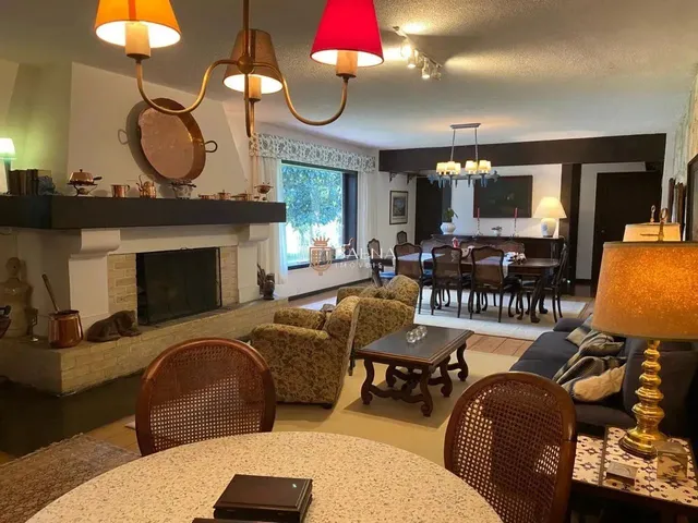 Imagem 4: Imóvel para Venda com 609 Metros Quadrados com 5 Quartos em Parque do Imbui