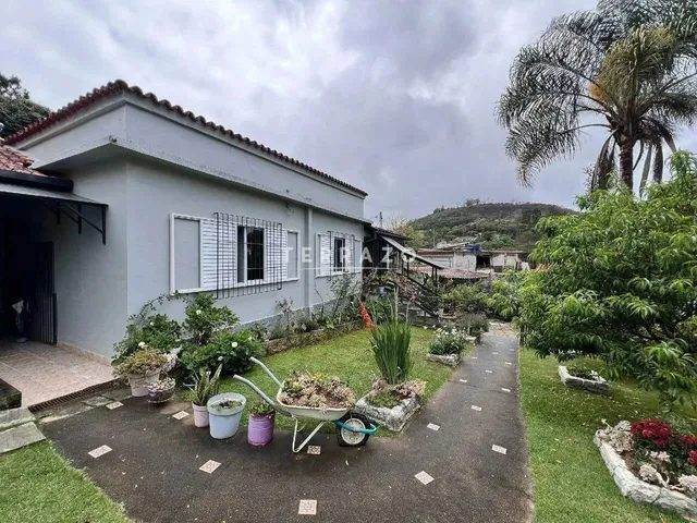 Imagem: Casa À Venda, 3 Quartos, 1 Suíte, 2 Vagas