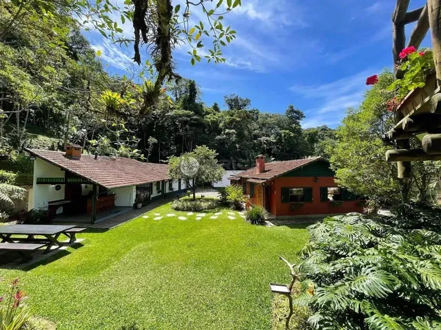 Imagem 1: Casa À Venda com 5 Quartos Sendo 4 Suítes, 289 M² no Carlos Guinle (Comary)