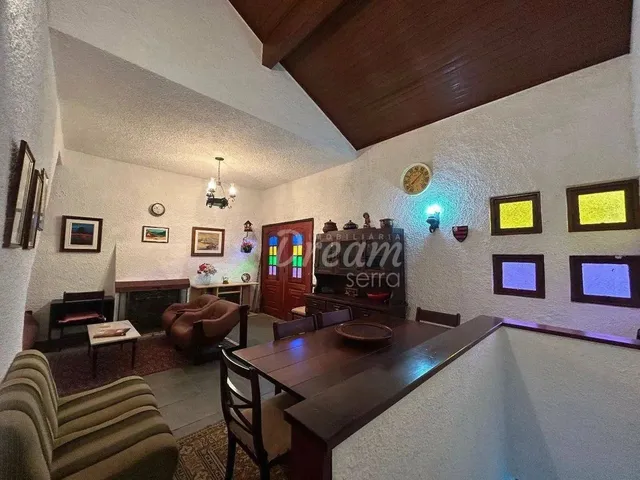 Imagem: Casa com 4 Dormitórios À Venda, 82 M²