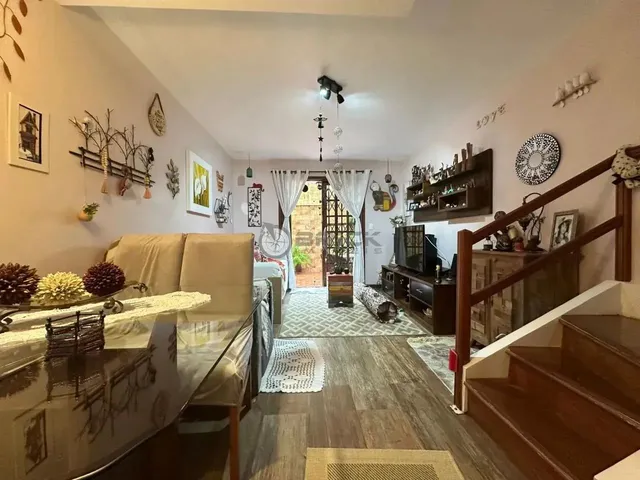 Imagem: Casa À Venda com 3 Quartos Sendo 1 Suíte