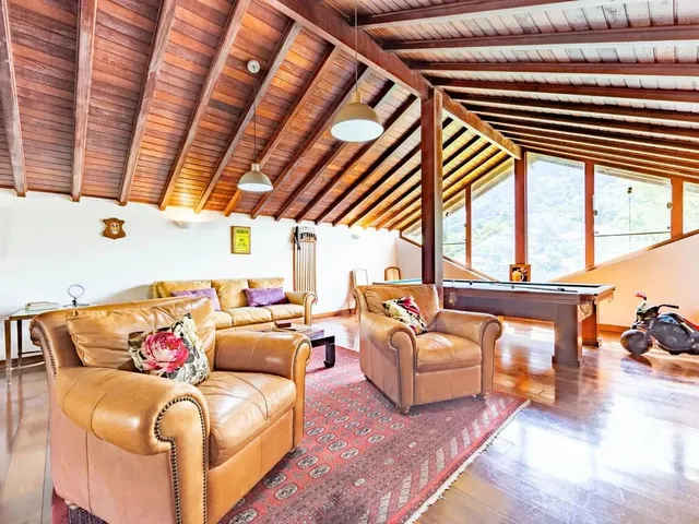Imagem 15: Casa Linear com 5 Suítes no Bairro Comary, Teresópolis