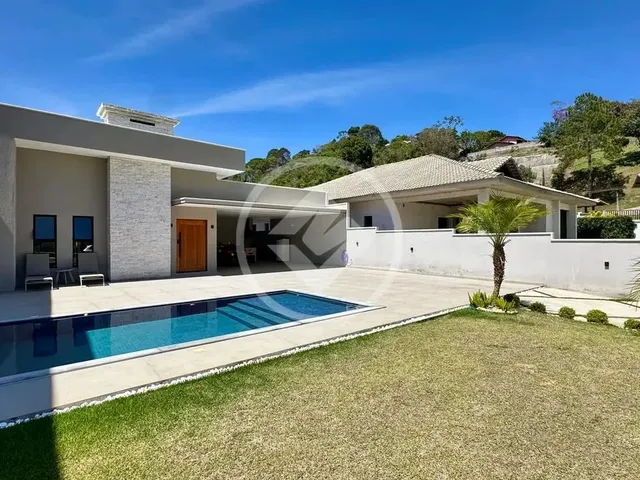 Imagem: Casa Moderna com 3 Suítes e 195 M² À
