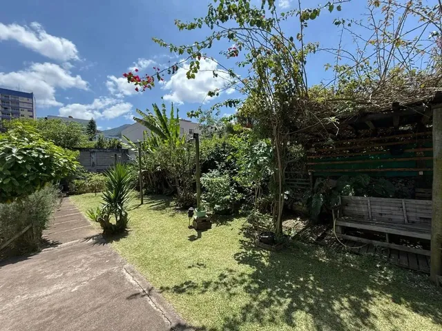 Imagem 3: Casa para Venda em Teresópolis, Araras, 5 Dormitórios, 2 Suítes, 4 Banheiros, 2 Vagas