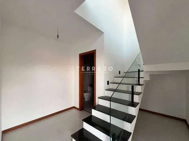 Imagem 4: Casa À Venda, 3 Quartos, 1 Suíte, 1 Vaga, Deck de 35 M², Golfe - Teresópolis/Rj
