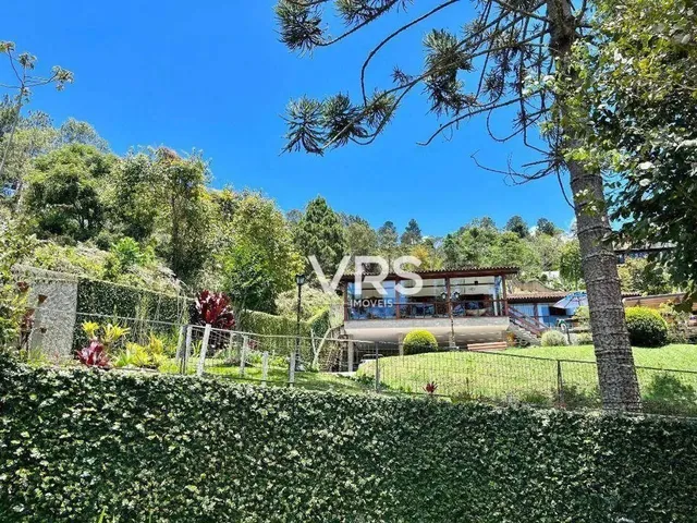 Imagem: Casa com 4 Dormitórios À Venda, 330 M²
