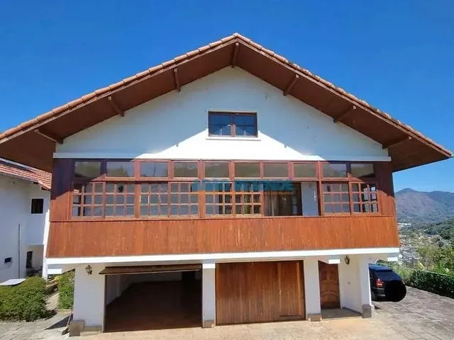 Imagem: Casa com 4 Dormitórios À Venda, 304 M²