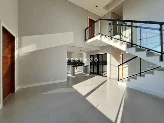 Imagem 4: Casa em Condomínio À Venda, 4 Quartos, 3 Suítes, 2 Vagas, Várzea - Teresópolis/Rj