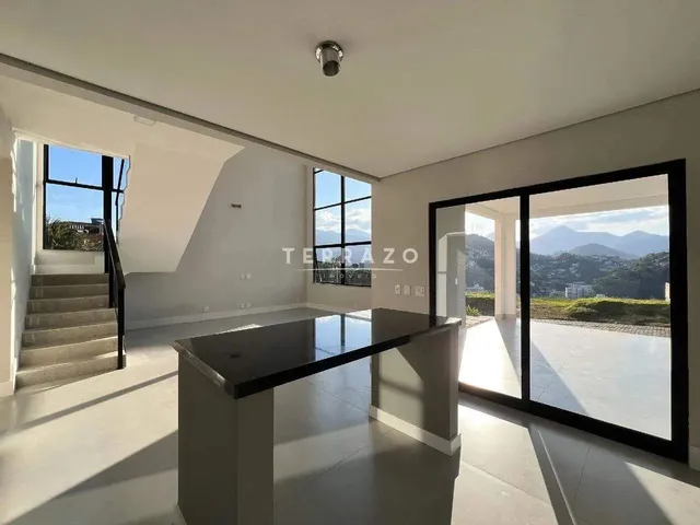 Imagem 7: Casa em Condomínio À Venda, 4 Quartos, 3 Suítes, 2 Vagas, Várzea - Teresópolis/Rj