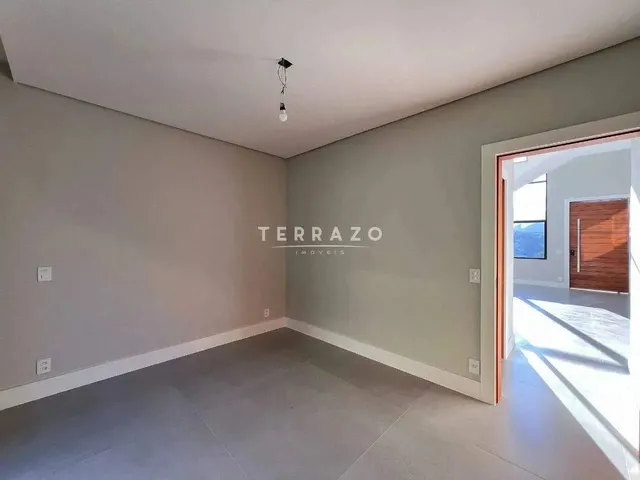 Imagem 13: Casa em Condomínio À Venda, 4 Quartos, 3 Suítes, 2 Vagas, Várzea - Teresópolis/Rj