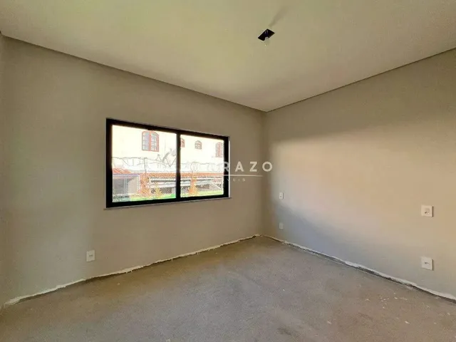 Imagem 3: Casa em Condomínio À Venda, 4 Quartos, 3 Suítes, 2 Vagas, Várzea - Teresópolis/Rj