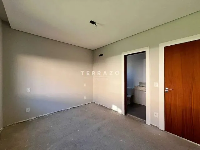 Imagem 11: Casa em Condomínio À Venda, 4 Quartos, 3 Suítes, 2 Vagas, Várzea - Teresópolis/Rj