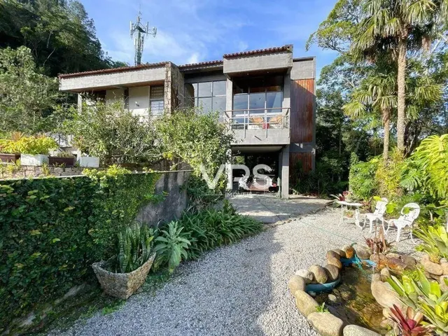 Imagem: Casa com 4 Dormitórios À Venda, 435 M²