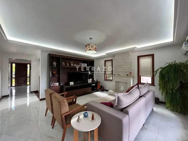 Imagem 11: Casa em Condomínio À Venda, 5 Quartos, 2 Suítes, 5 Vagas, Várzea - Teresópolis/Rj