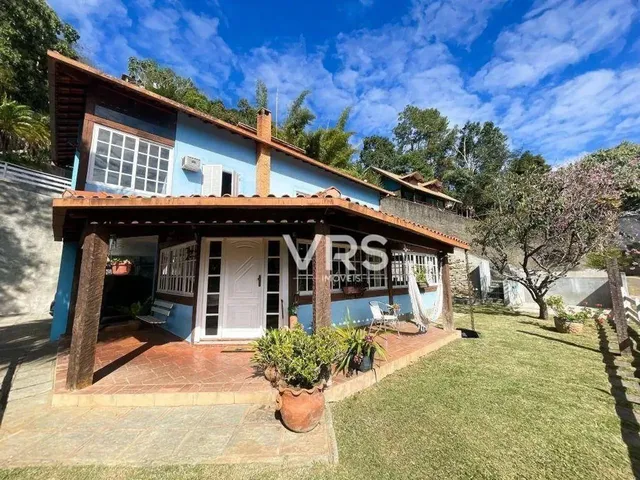 Imagem: Casa com 5 Dormitórios À Venda, 220 M²