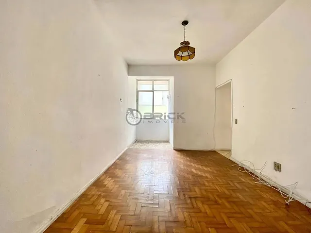 Imagem: Apartamento À Venda com 2 Quartos Dependência