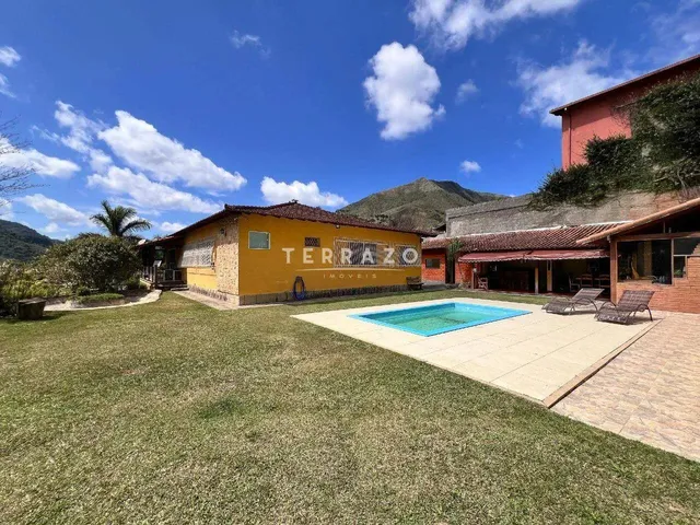 Imagem: Casa com Piscina, Sauna e Varanda Gourmet