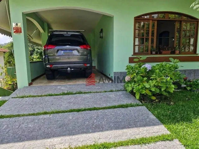 Imagem: Casa com 3 Quartos (1 Suíte) À Venda