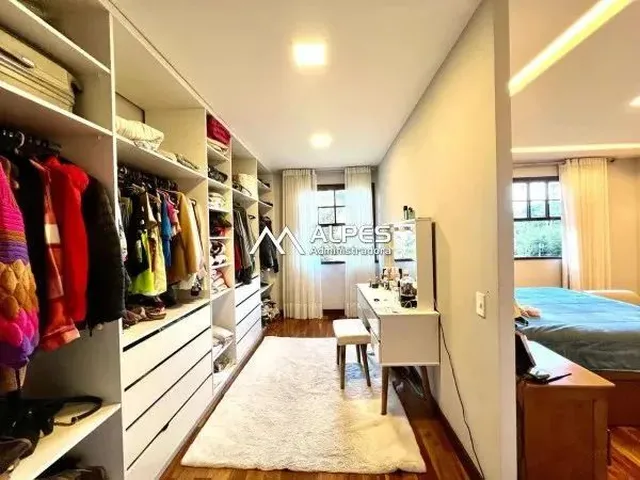 Imagem 6: Imóvel para Venda Possui 370 Metros Quadrados com 4 Quartos em Panorama - Teresópolis