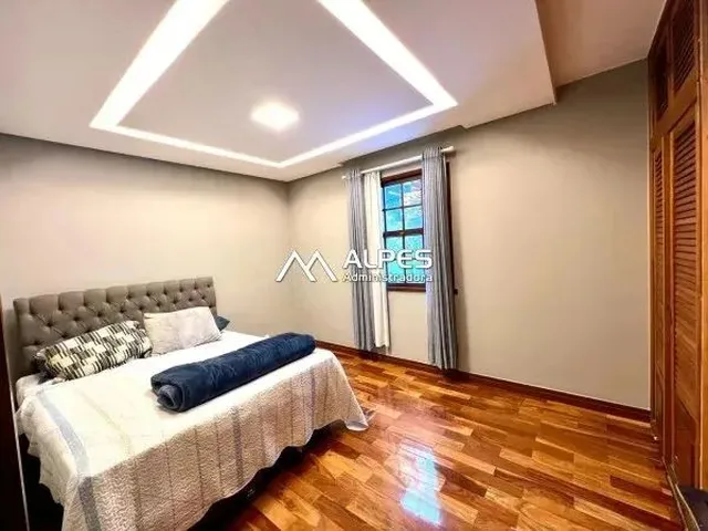 Imagem 11: Imóvel para Venda Possui 370 Metros Quadrados com 4 Quartos em Panorama - Teresópolis