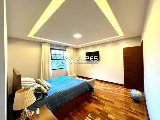 Imagem 4: Imóvel para Venda Possui 370 Metros Quadrados com 4 Quartos em Panorama - Teresópolis