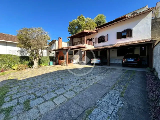 Imagem: Casa À Venda, 3 Quartos, 1 Suíte, 3 Vagas