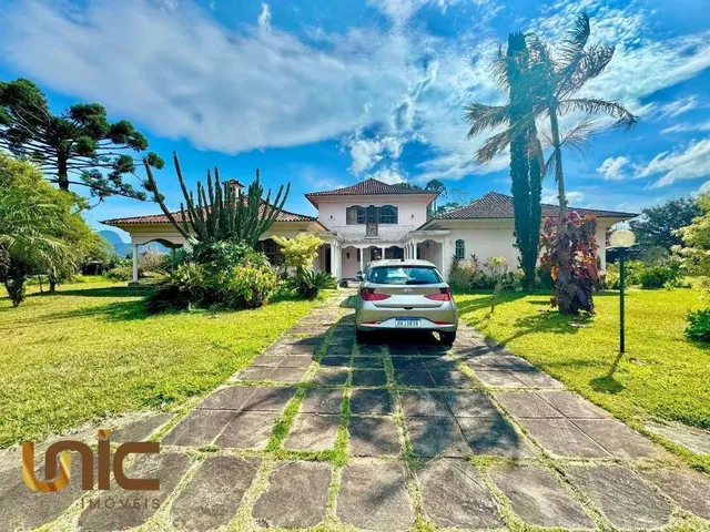 Imagem: Casa com 4 Dormitórios À Venda, 500 M²
