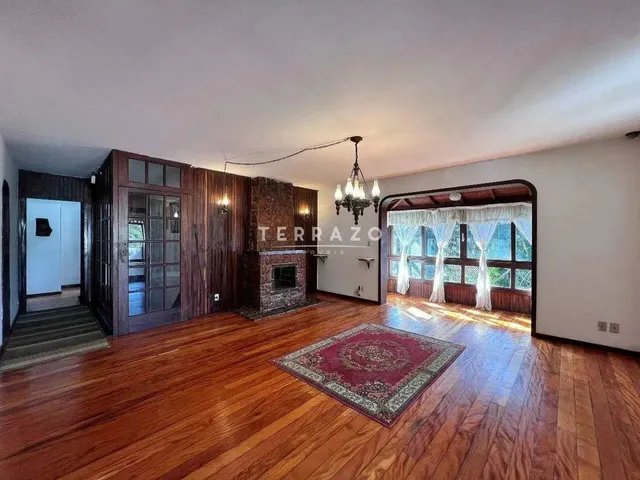 Imagem: Casa À Venda, 5 Quartos, 3 Vagas, Iucas