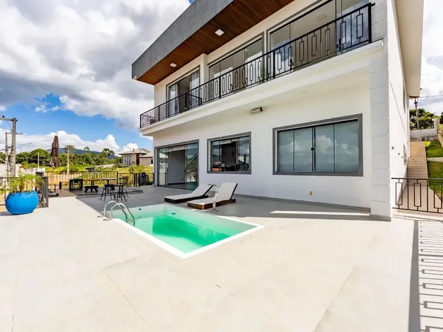 Imagem: Casa com 4 Suítes na Barra do Imbuí, Teresópolis