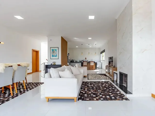 Imagem 3: Casa com 4 Suítes na Barra do Imbuí, Teresópolis