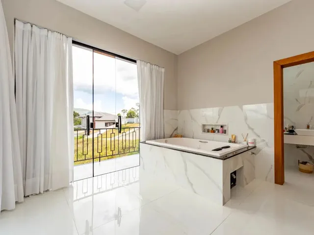 Imagem 2: Casa com 4 Suítes na Barra do Imbuí, Teresópolis