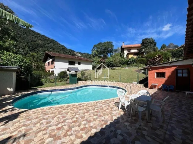 Imagem: Casa com 4 Quartos À Venda, 266 M² por