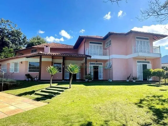 Imagem: Casa com 6 Dormitórios À Venda, 348 M²