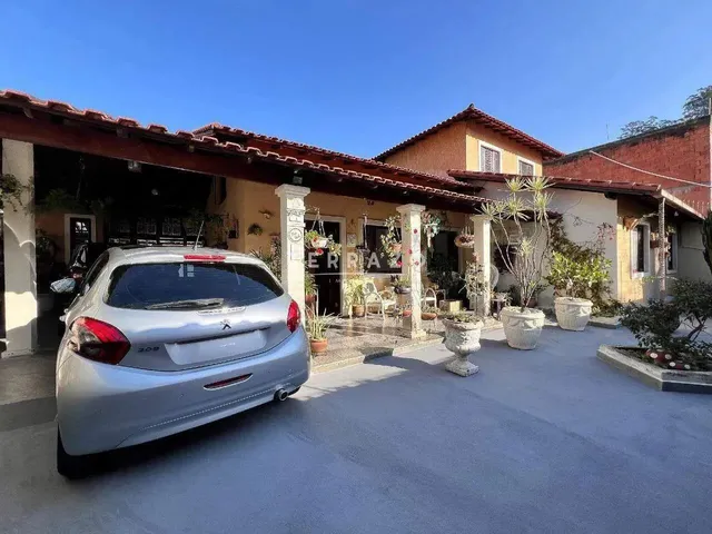 Imagem: Casa À Venda, 3 Quartos, 1 Suíte, 2 Vagas