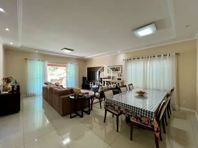 Imagem: Casa com Três Suìtes À Venda, 142 M²