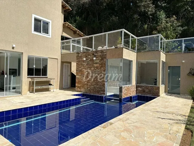 Imagem: Linda Casa em Condomínio com 3 Suítes