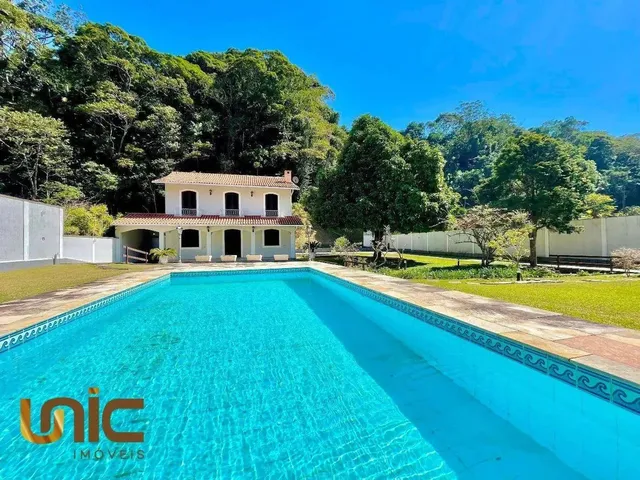 Imagem: Casa com 5 Dormitórios À Venda, 300 M²