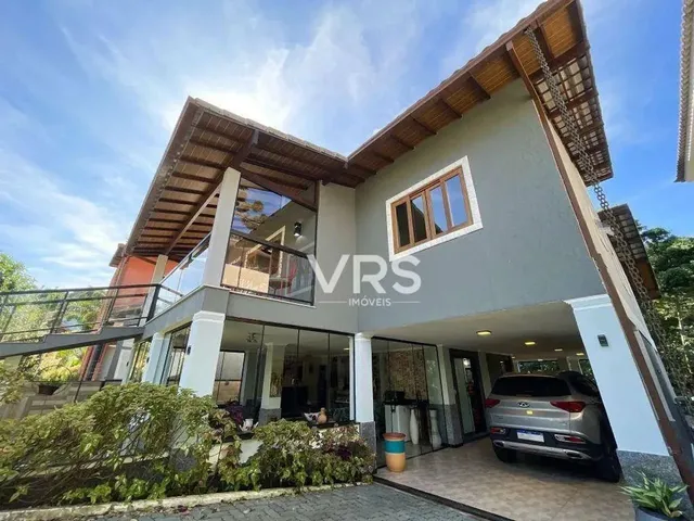 Imagem: Casa com 4 Dormitórios À Venda, 250 M²