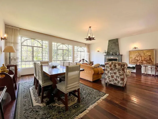 Imagem 15: Casa com 4 Dormitórios À Venda, 327 M² por R$ 970.000,00 - Albuquerque