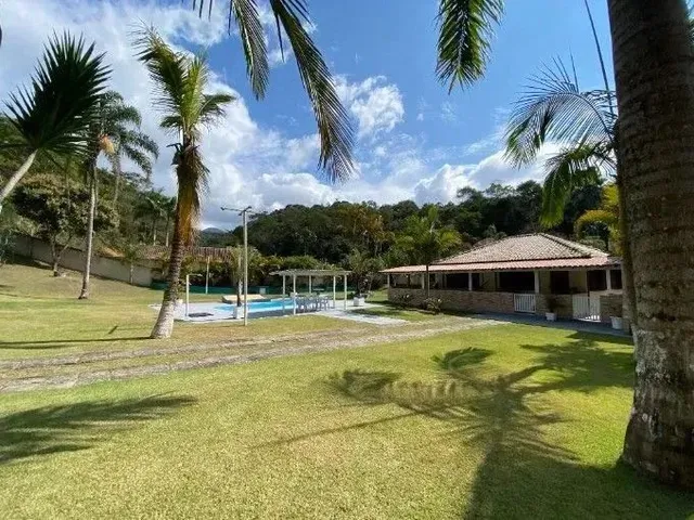 Imagem: Casa com 4 Dormitórios À Venda, 190 M²
