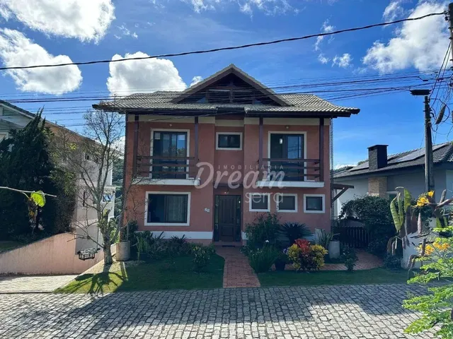 Imagem: Casa com 6 Dormitórios À Venda, 439 M²