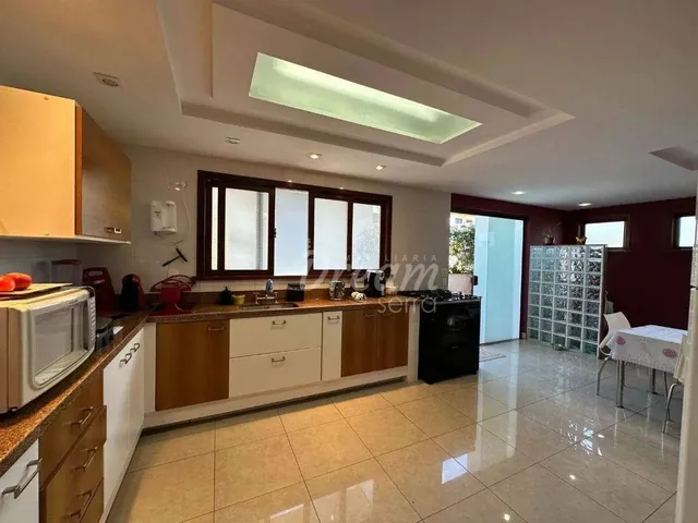 Imagem 16: Casa com 6 Dormitórios À Venda, 439 M² por R$ 2.550.000,00 - Várzea - Teresópolis/Rj