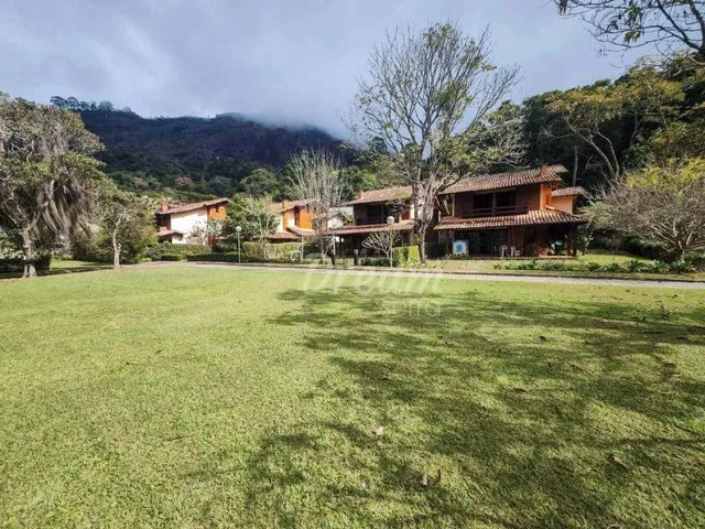 Imagem: Casa com 5 Dormitórios À Venda, 273 M²