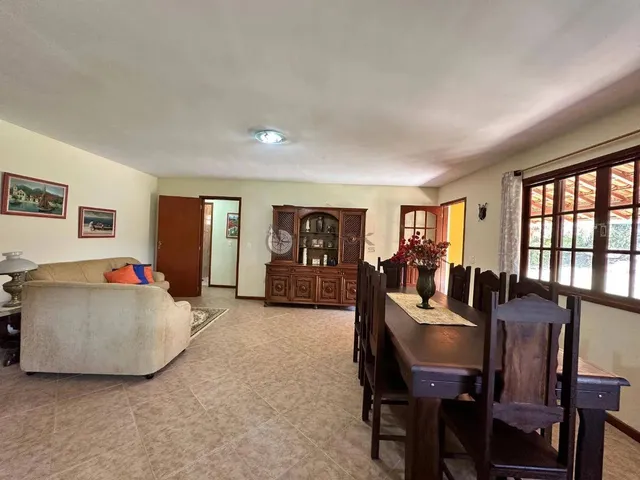 Imagem 3: Casa para Venda com 5 Quartos Sendo 3 Suítes, 302 M² em Sebastiana - Teresópolis/Rj