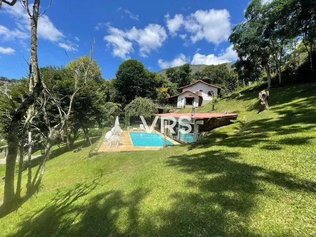 Imagem: Casa com 5 Dormitórios À Venda, 300 M²