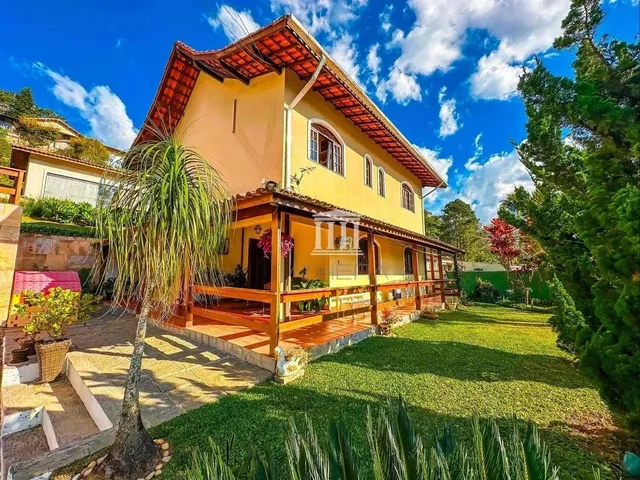 Imagem: Casa com 3 Dormitórios À Venda, 285 M²