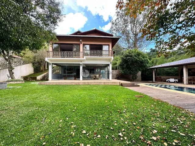 Imagem: Casa À Venda com 5 Quartos Sendo 2 Suítes