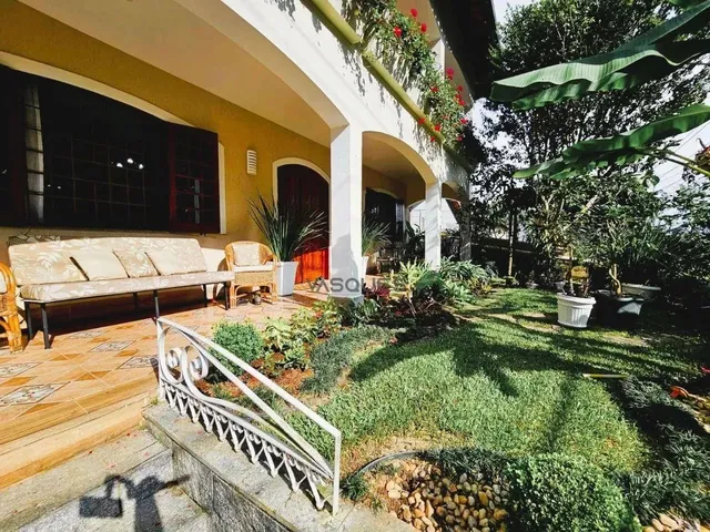 Imagem: Casa com 3 Dormitórios À Venda, 287 M²